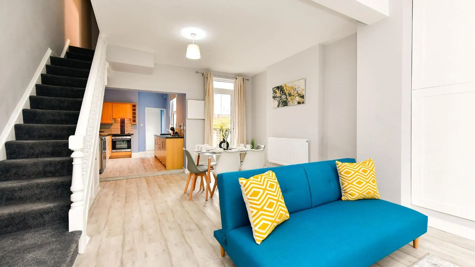 3-Bed Semi-Detached Home Swansea L Near Beach L Sleeps 6 L 4 Beds L By Jmt Stays The Mumbles